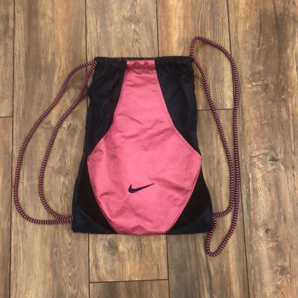 Nike drawstring bag